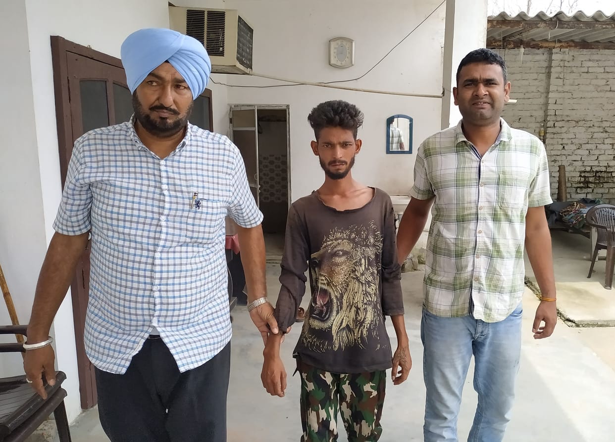 thief arrested, singing