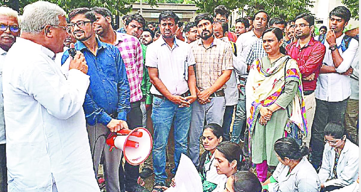 Seventh pay scale will apply, junior doctors will not strike