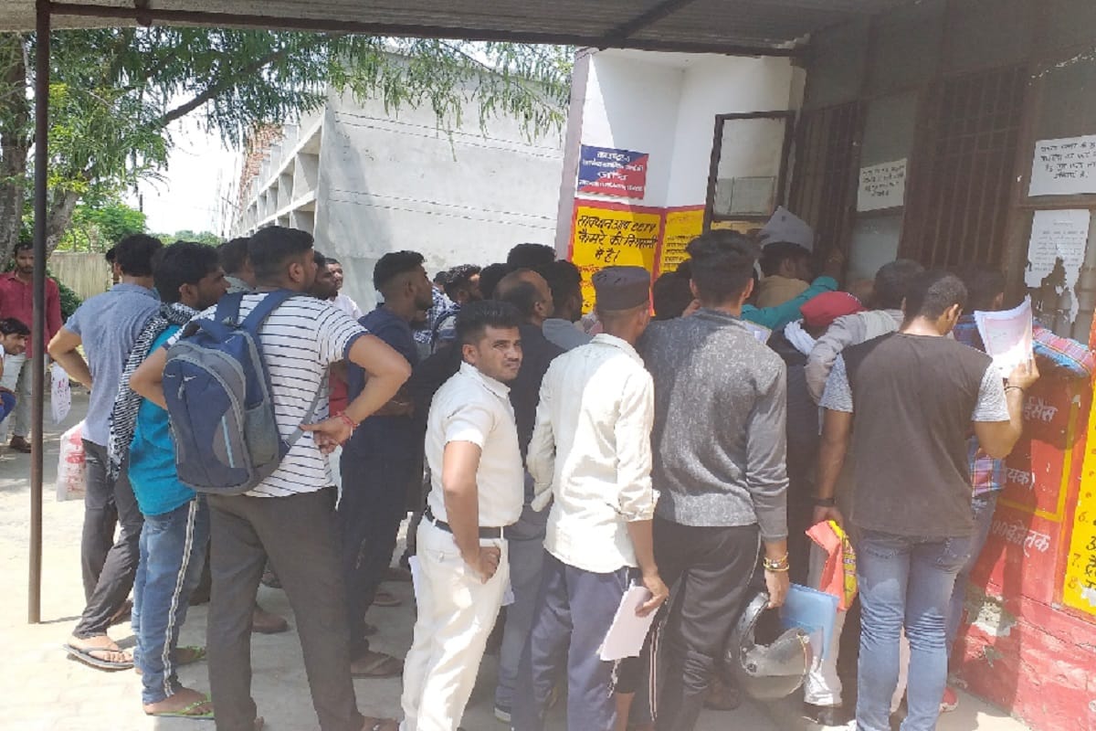 increase in number of applicant for driving license and vehicle insurance