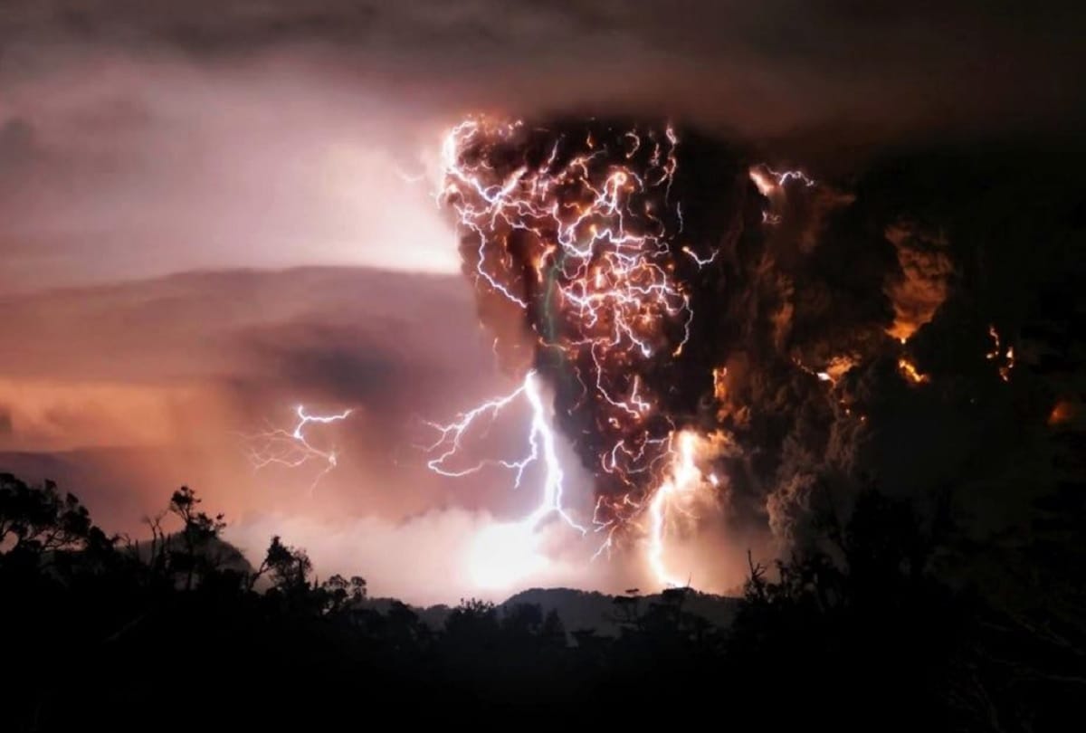 know about beacon of maracaibo mysterious place in venezuela which is the most electric place on the earth