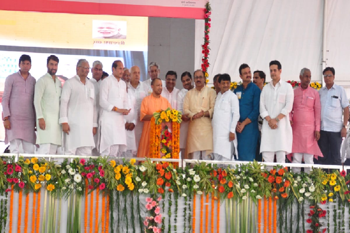 CM Yogi has target SP BSP and Congress and long speech on article 370 and triple talaq