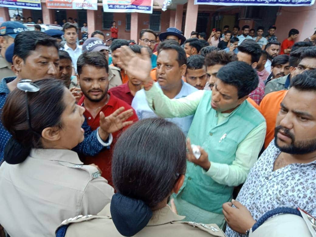 Student union election 2019 student fight in dehradun dav pg college