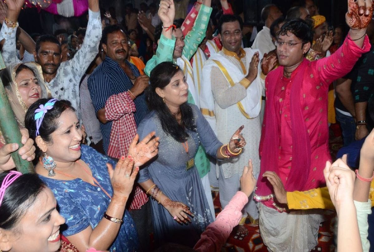 devotees gathered for birth celebrations of radha in barsana mathura