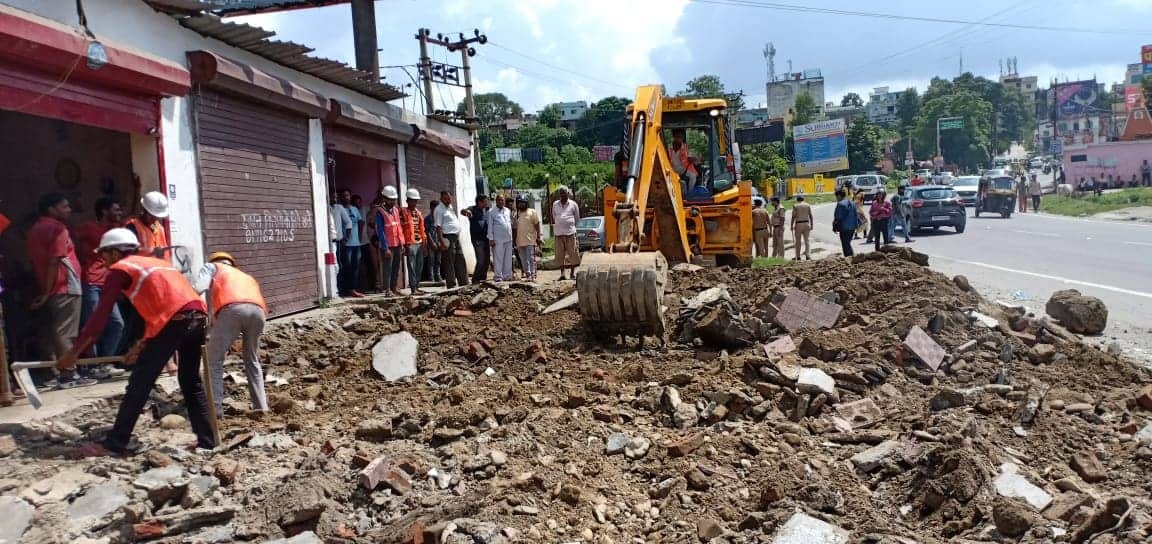 encroachment removal campaign in dehradun on large scale