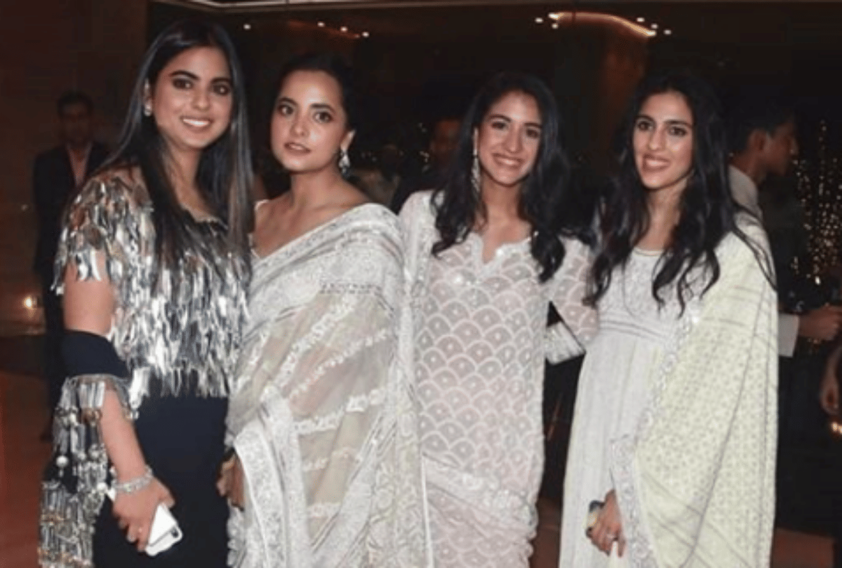 isha ambani and shloka mehta spotted together in an event