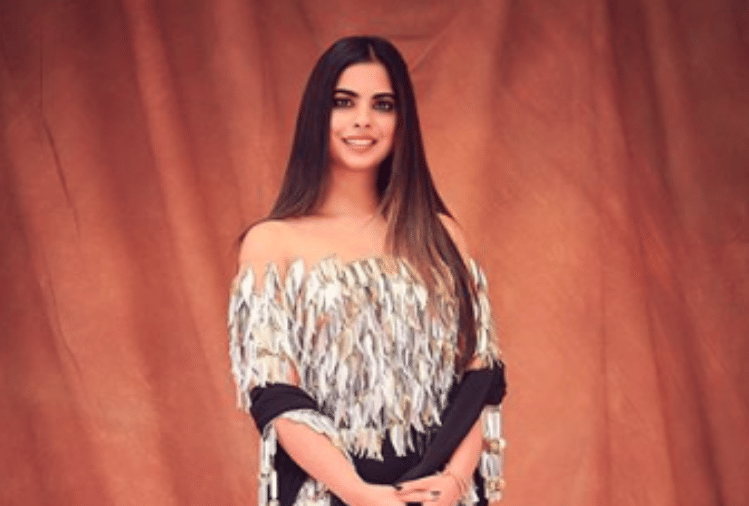 isha ambani and shloka mehta spotted together in an event