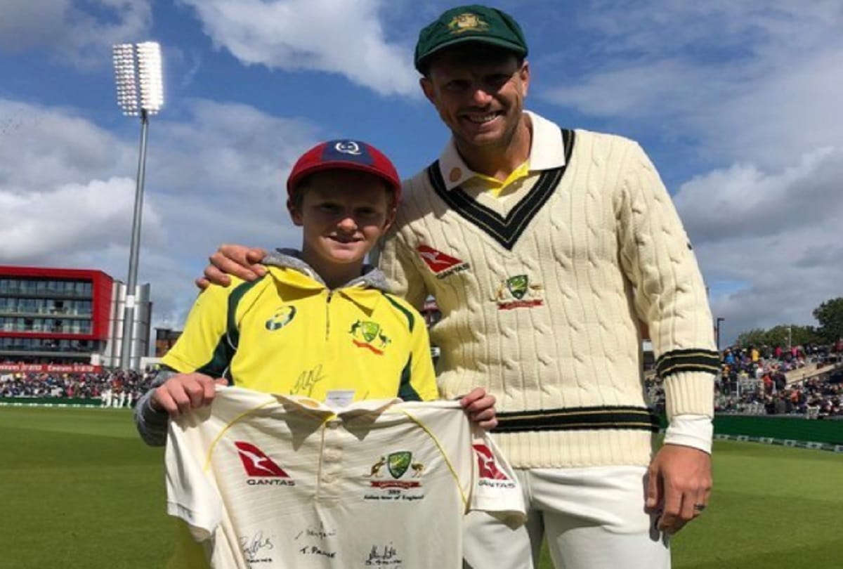 8 years old australian kid collected bin to purchase ashes tickets to watch favourite cricketer