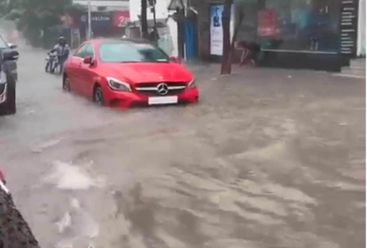 arjun rampal troll for share the mumbai rain video he replied back