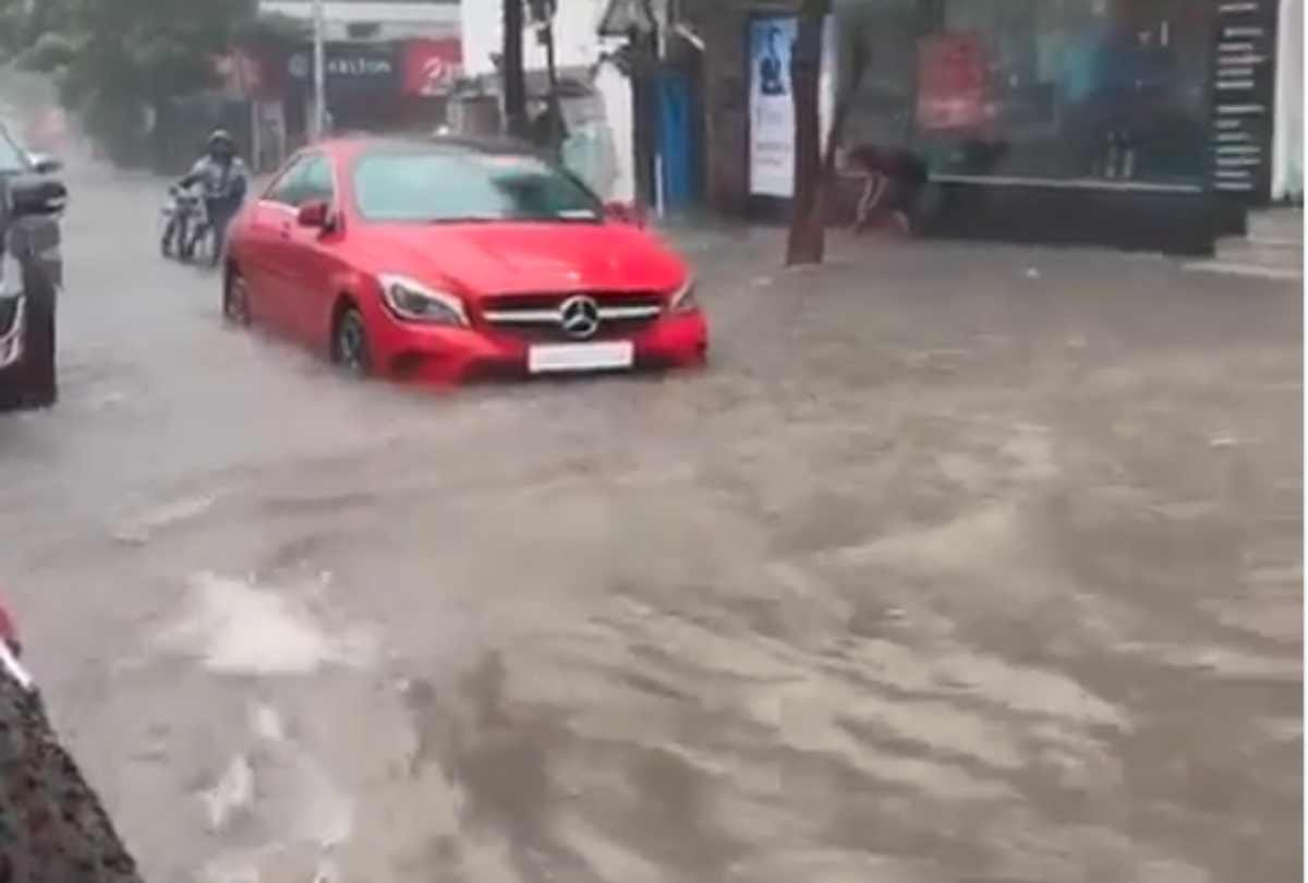 arjun rampal troll for share the mumbai rain video he replied back