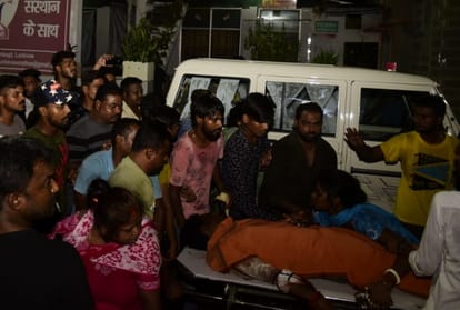 Lucknow News: Man shoots his friend on abusing during chat in   Aminabad.