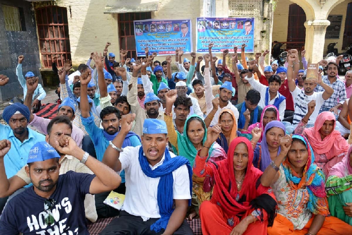 Hunger strike start of Bhim Army workers in Muzaffarnagar district after arrested of Chandra Shekhar
