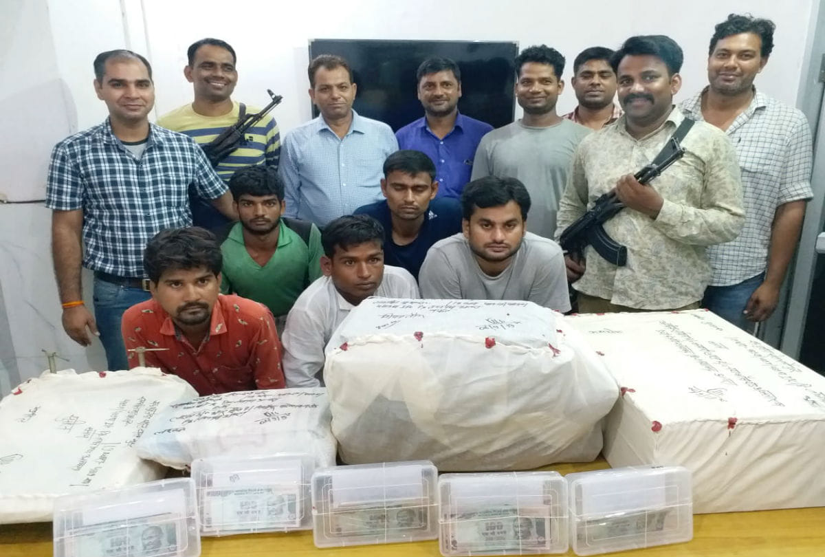 Five arrested for printing fake currency in agra