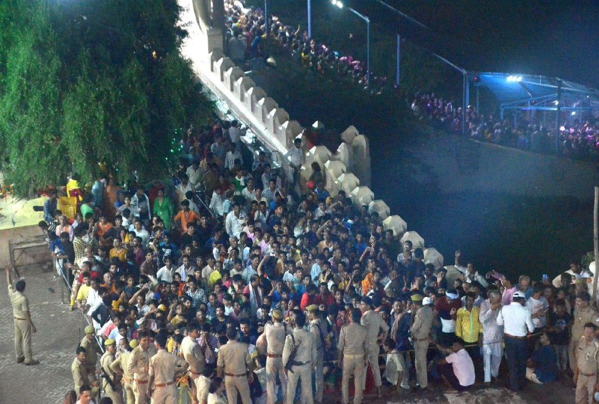 devotees gathered for birth celebrations of radha in barsana mathura