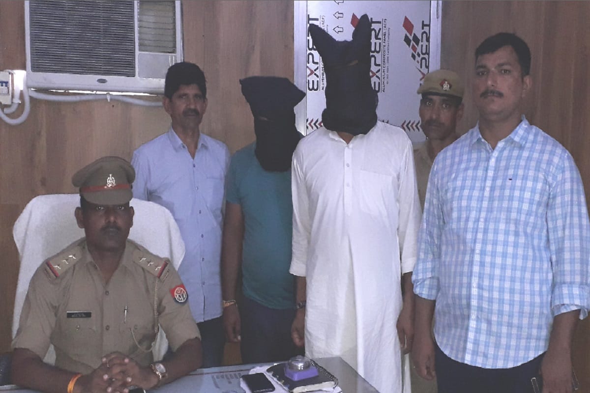 Two badmash arrested in police encounter, who took two lakh rupees from doctor at Deoband