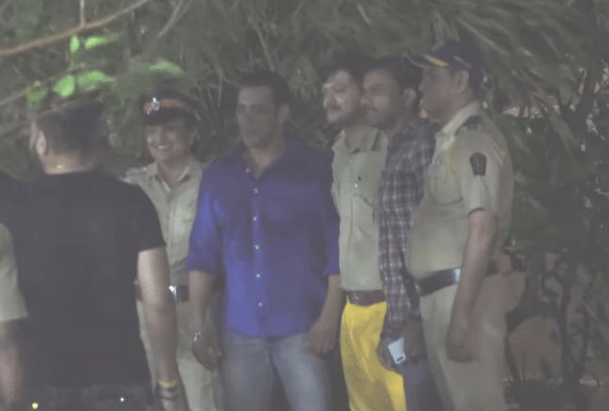 Ganesh Visarjan 2019: Salman Khan smoking in Ganpati Visarjan video gone viral
