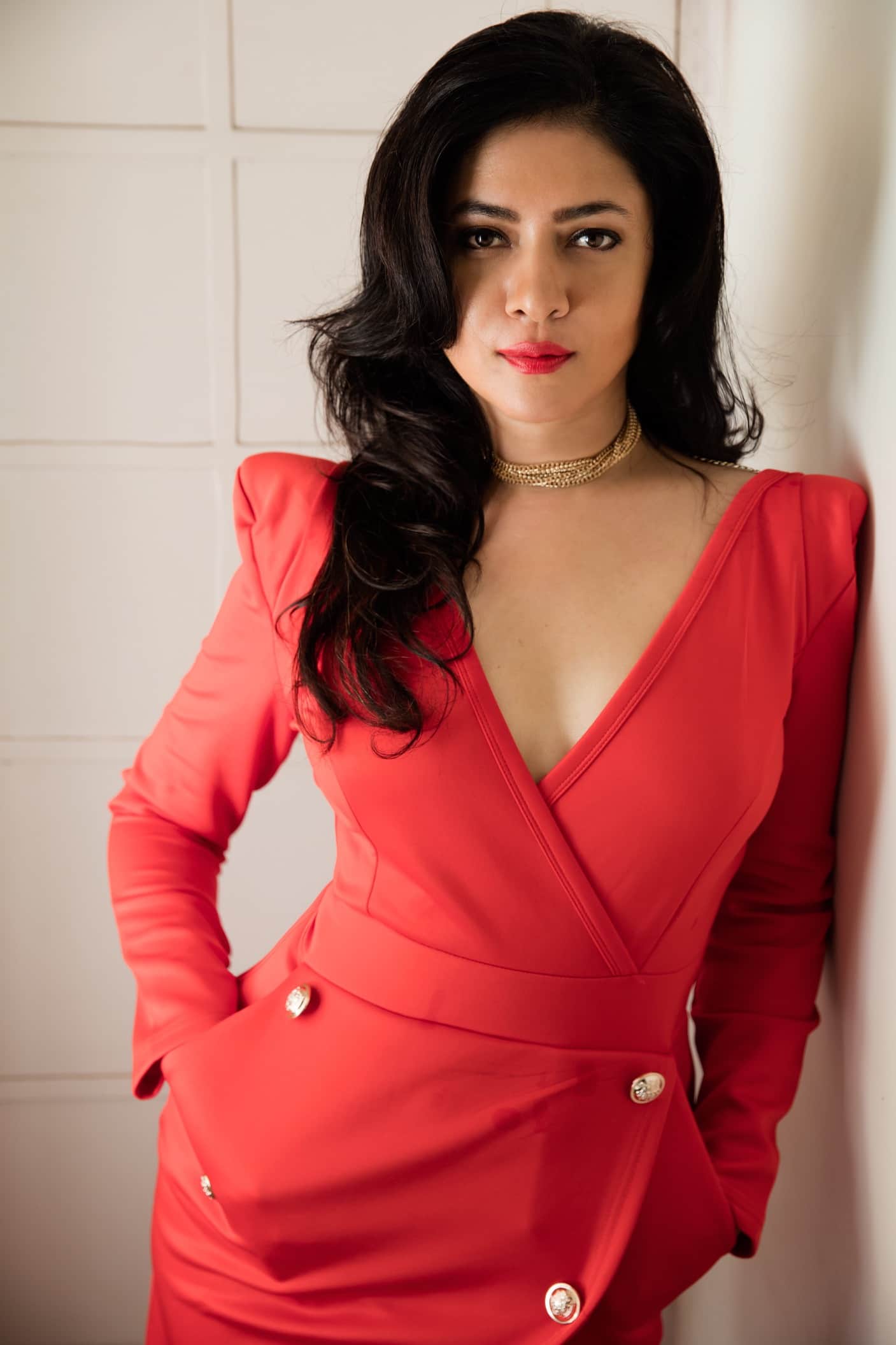 actress Sonnalli Seygall angry on Royal Sundaram after her car damage in mumbai rain