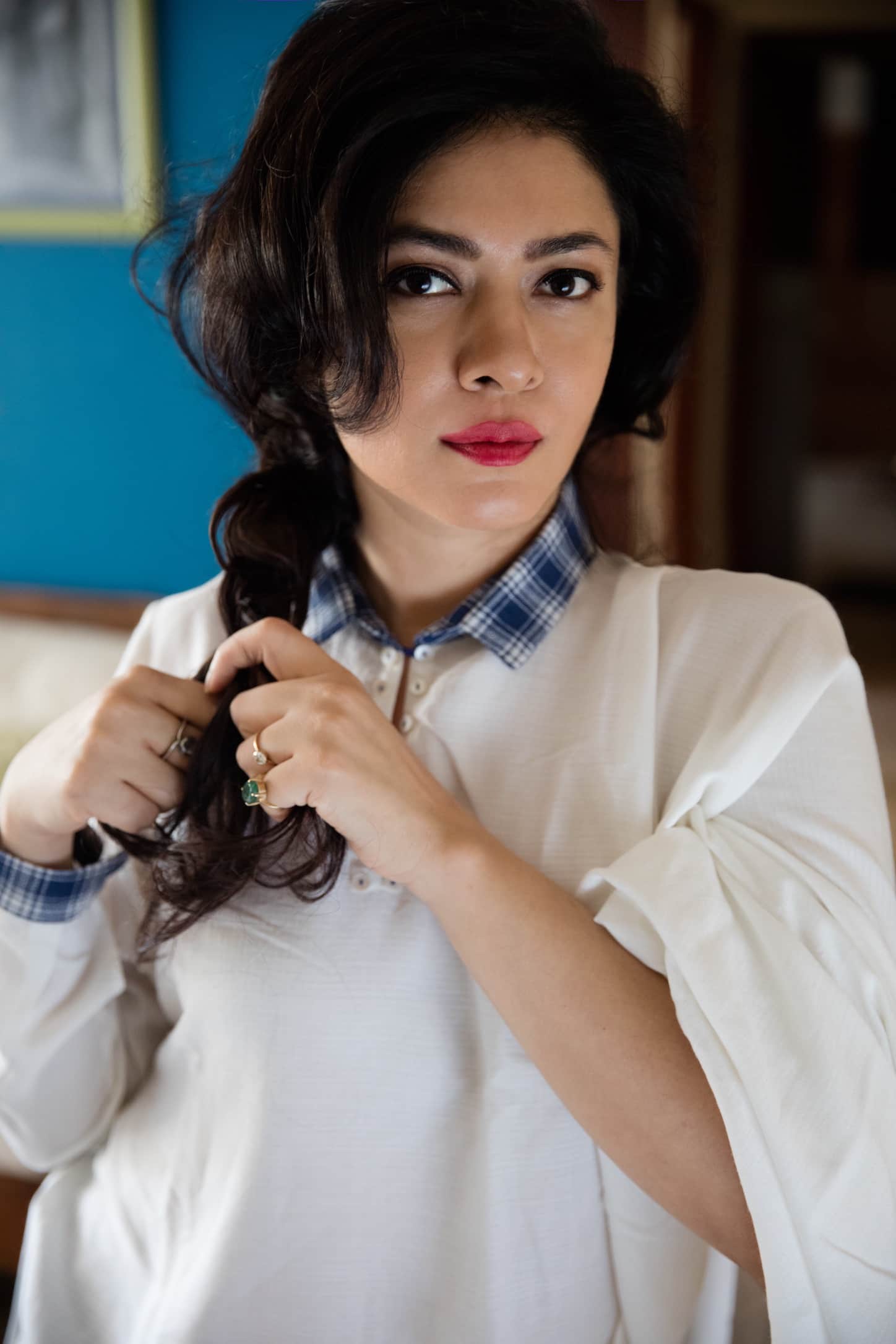 actress Sonnalli Seygall angry on Royal Sundaram after her car damage in mumbai rain