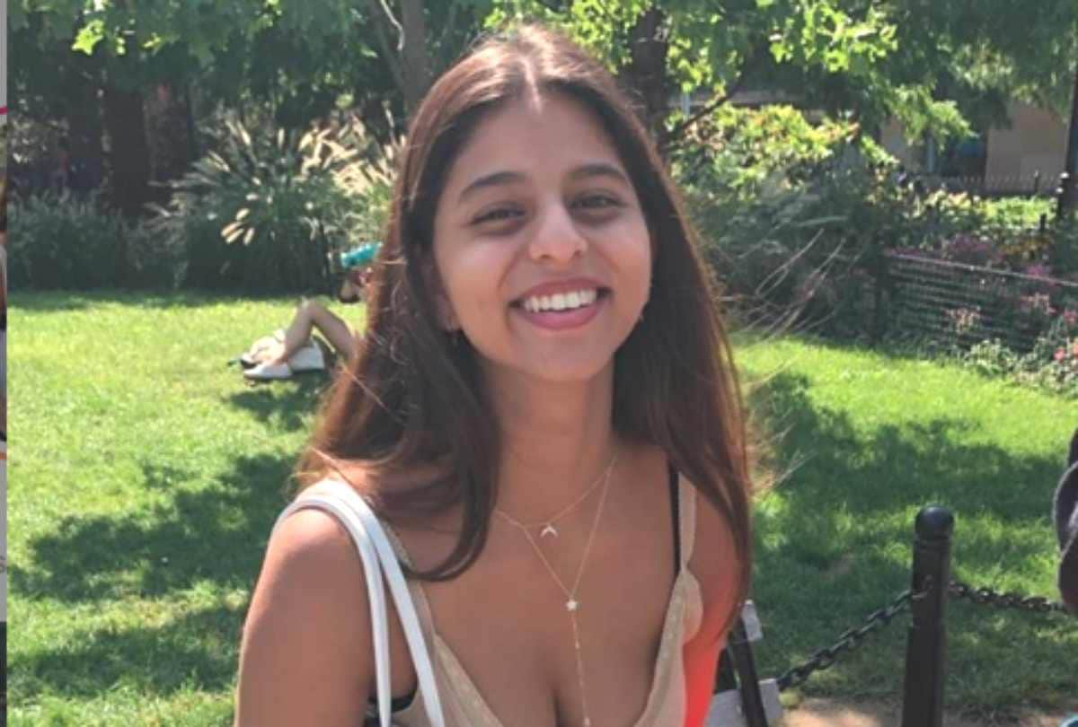 shah rukh khan daughter suhana khan troll for her dress and pose