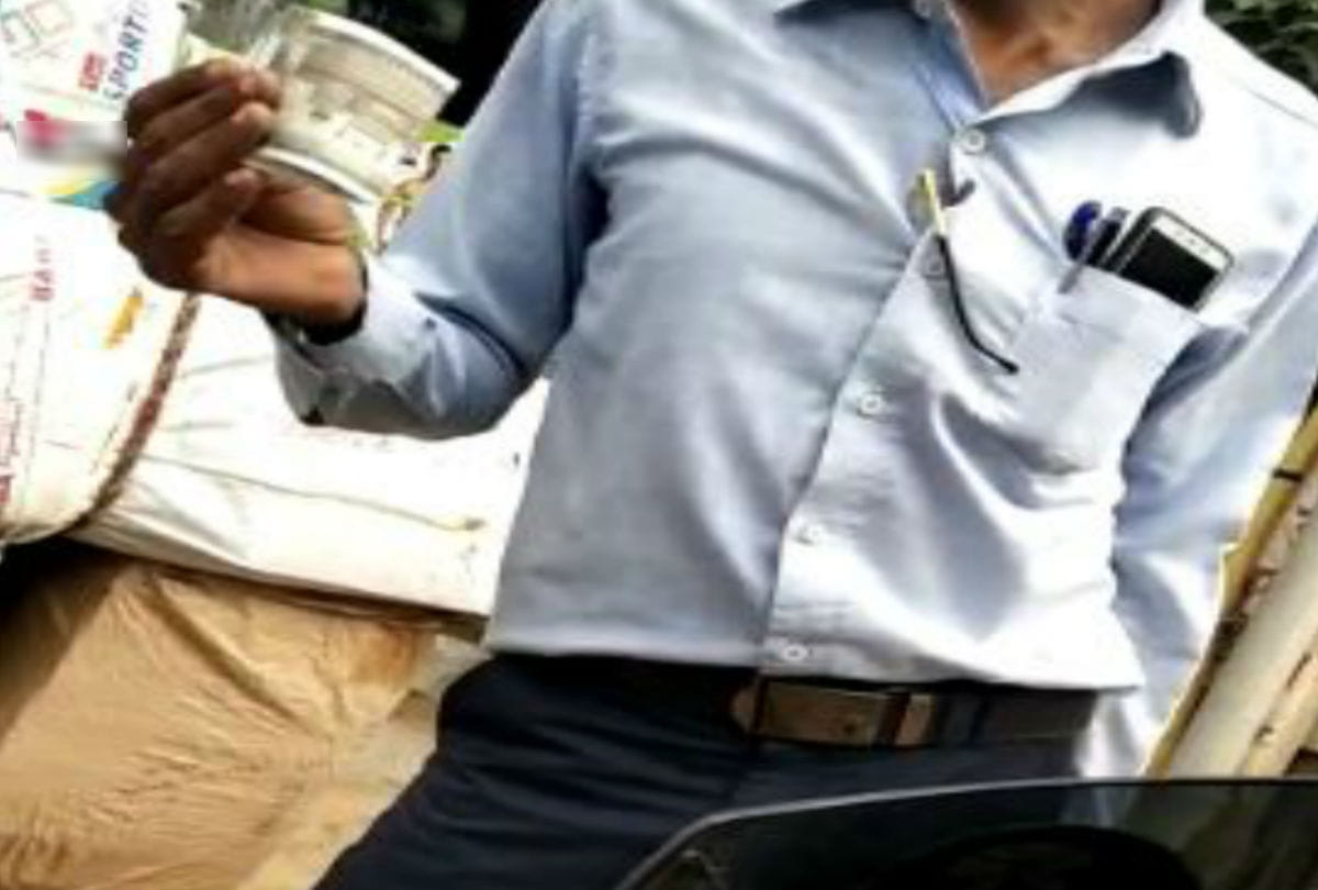 clerk arrested for taking bribe in agra