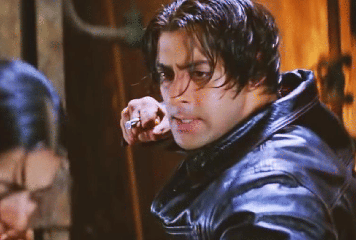 Kartik Aaryan new hairstyle look like Salman Khan look in Tere Naam