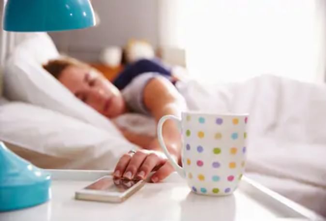 Poor sleeping pattern : नींद की कमी से महिलाओं को हो सकती है बीमारियाँ, जाने कैसे लाए सोने के तरीके में सुधार 7 Poor sleeping pattern