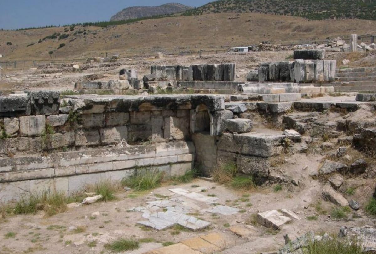 story of gate to hell deadly place on earth pluto gate turkey