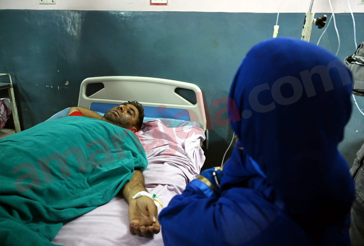 Terrorists fired and injured four persons including a baby girl at Sopore jammu kashmir