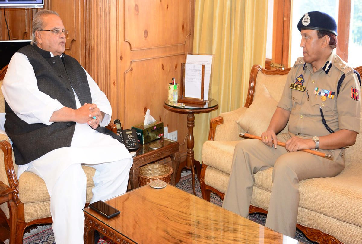 VK Singh DG Prisons meet Governor Satya Pal Malik at Raj Bhavan in Srinagar