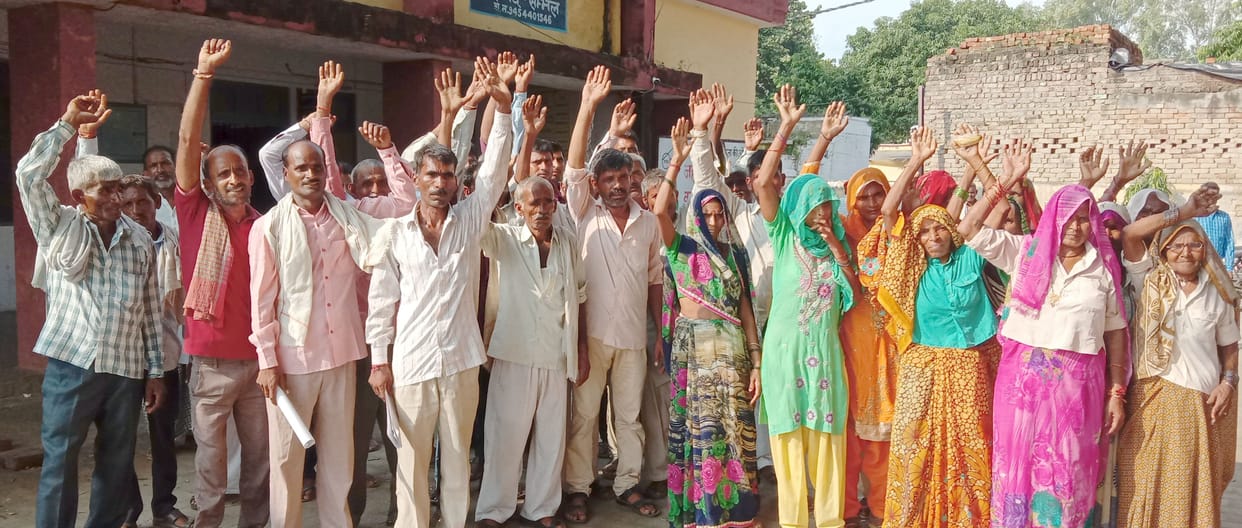 villager protest to kidnaping girl