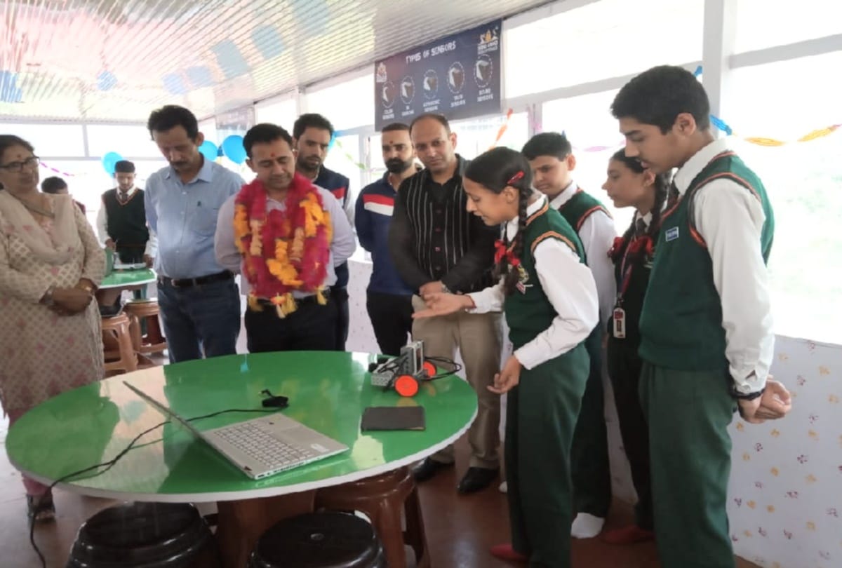 Now children will learn to build robots in school in rohru shimla