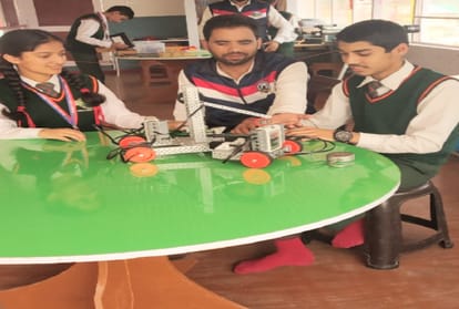 Now children will learn to build robots in school in rohru shimla
