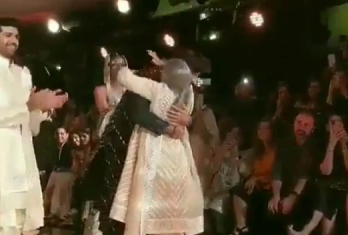 Jaya Bachchan hugs Navya Naveli rumoured boyfriend Meezaan Jaffrey at  Abu Jani Sandeep Khosla show