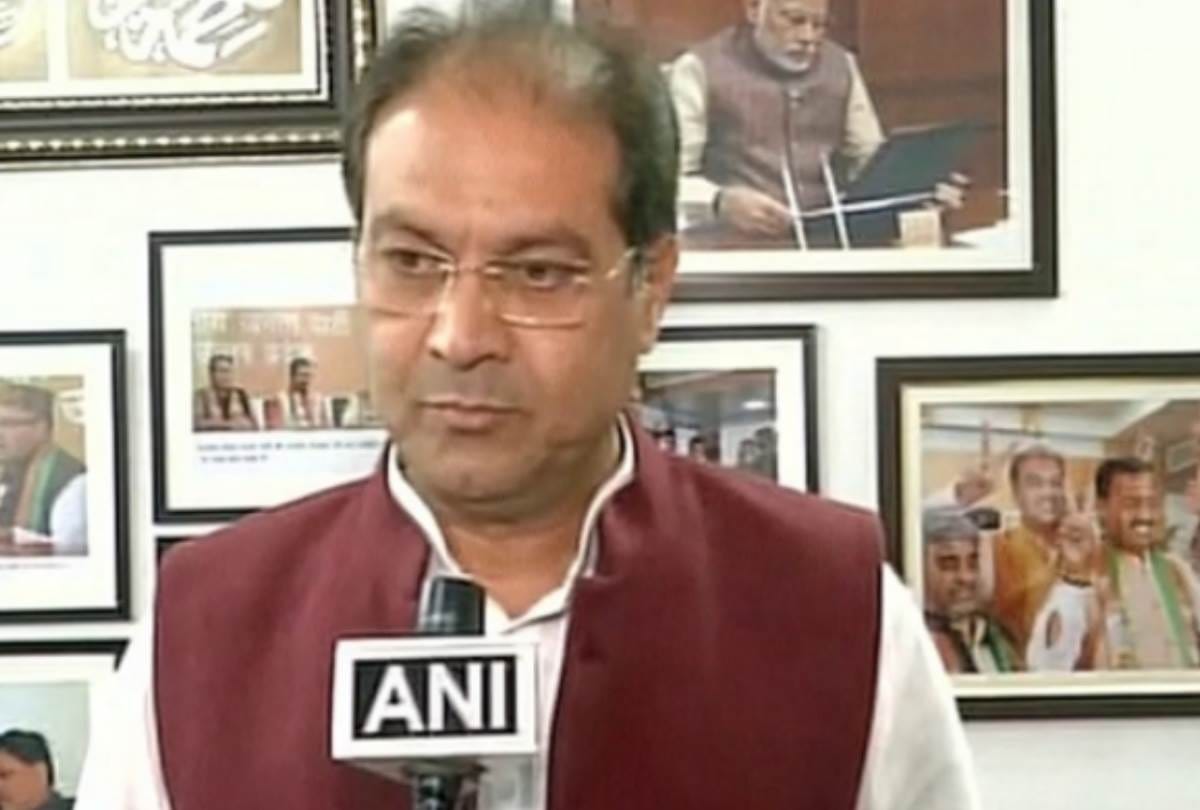 UP state minister Mohsin Raza offers Pakistani cricket players to apply for Indian citizenship