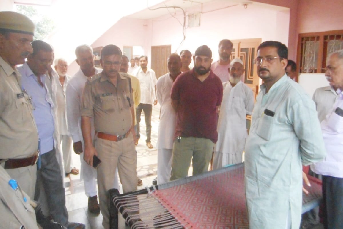 Miscreants lootes of 40 lakhs in former block chief house at Muzaffarnagar district