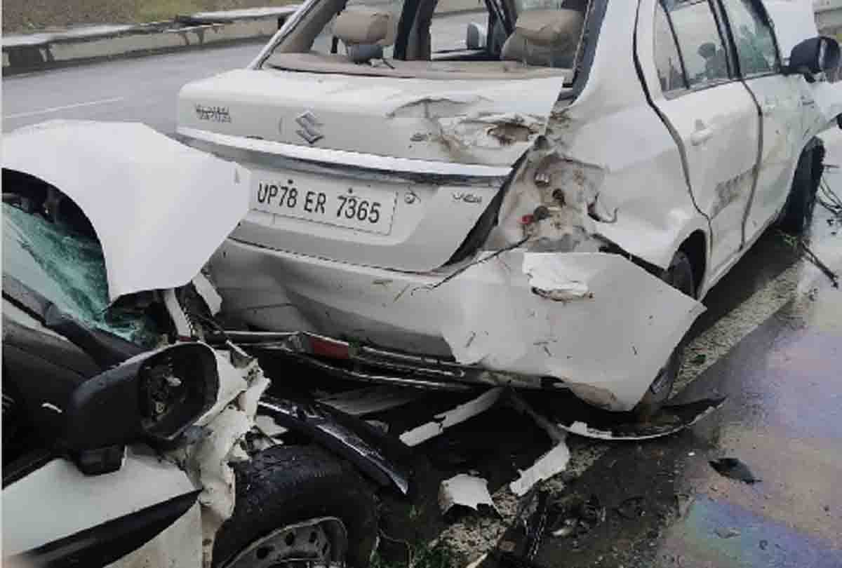 Two cars collided due to tire burst on highway, six people injured