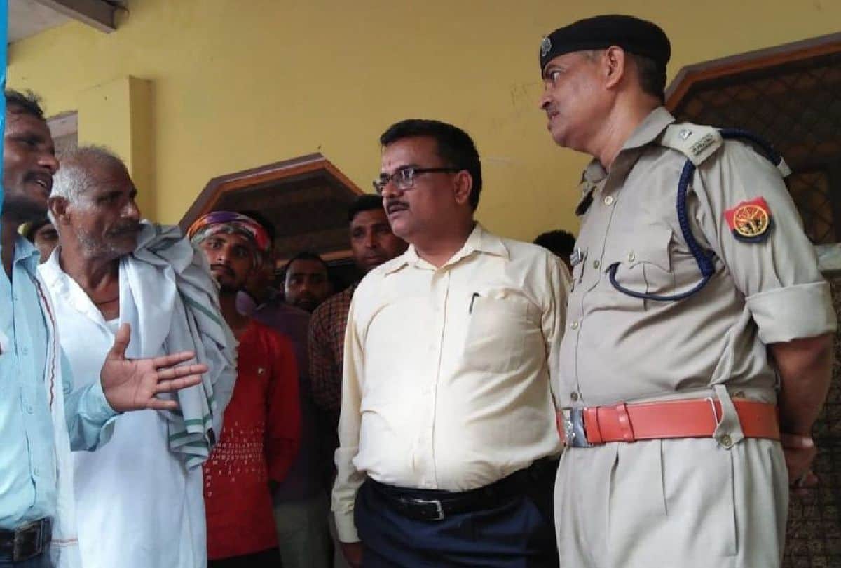 villagers protest for justice to self immolation victims in mathura