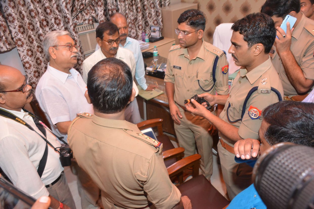 suspence come after scene creation of pwd contractor suicide case varanasi