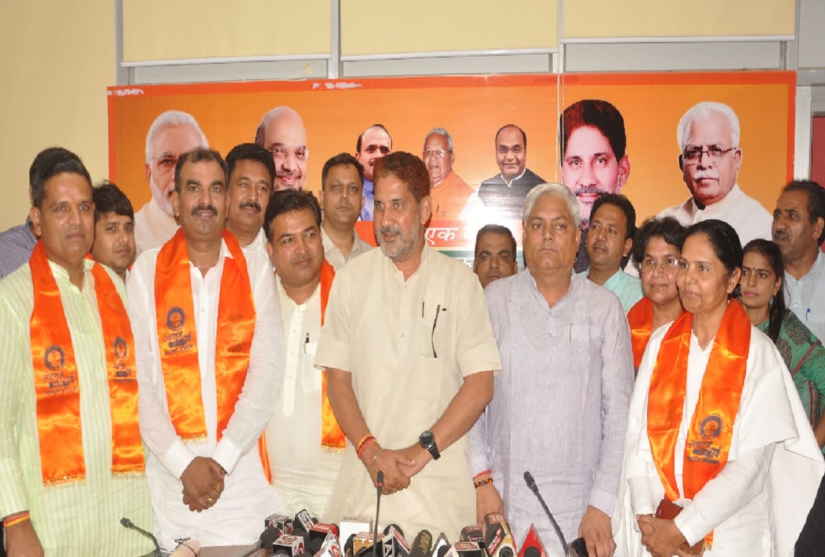 State President of Congress Women Unit Sumitra Chauhan joined BJP