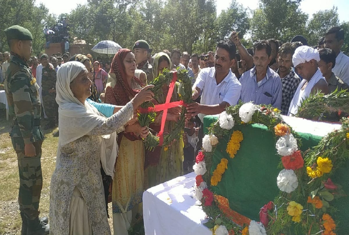 Naushara resident soldier martyred in Dras sector