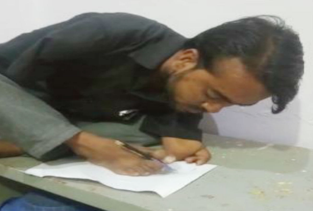 Divyang bsc student writes exam with his feet in firozabad