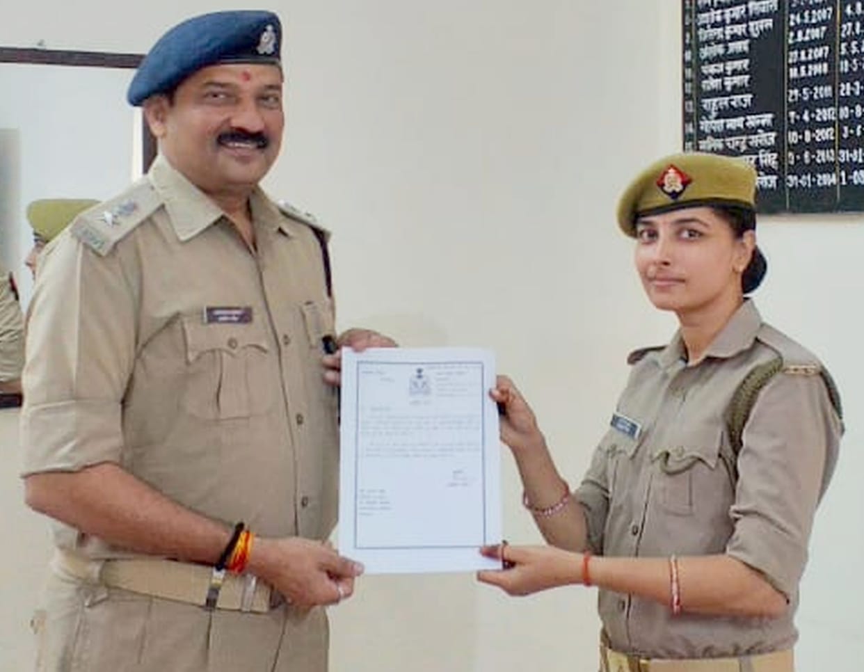 Policemen honored for doing commendable work
