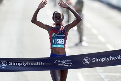 Kenya Brigid Kosgei win Great North Run half marathon in fastest time ever MO farah wins mens event