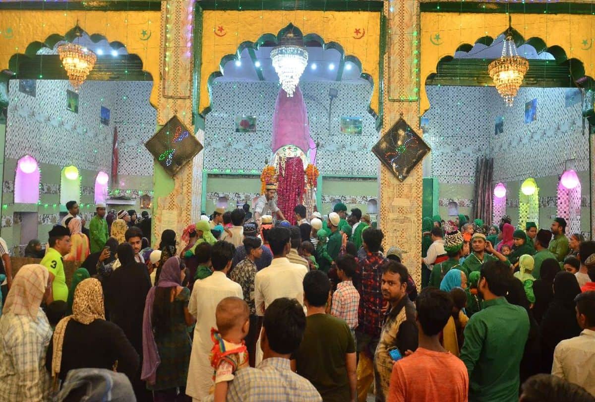 Muharram Historical Pholon ka Tazia Procession In Agra