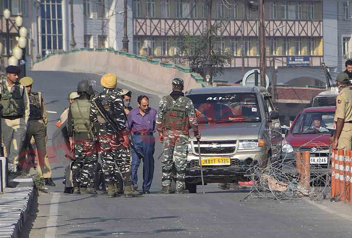 Attempts to spread terror failed, Three accused arrested for putting up posters of Lashkar-Hizbul