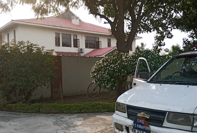 Family Held Hostage At Gunpoint, Robbed Of Cash, Jewellery Worth Lakhs