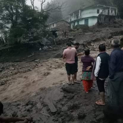 चमोली में बादल फटा