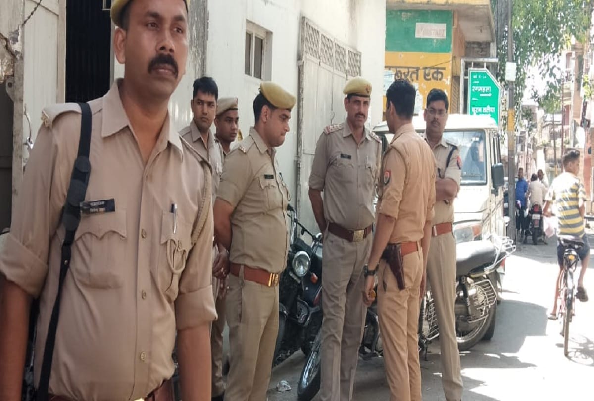 Swami Chinmayanand case SIT continues deep investigation in Shahjahanpur