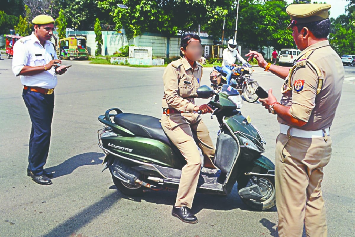 New traffic rules, People are making funny excuse to escape from vehicle Challan in Meerut