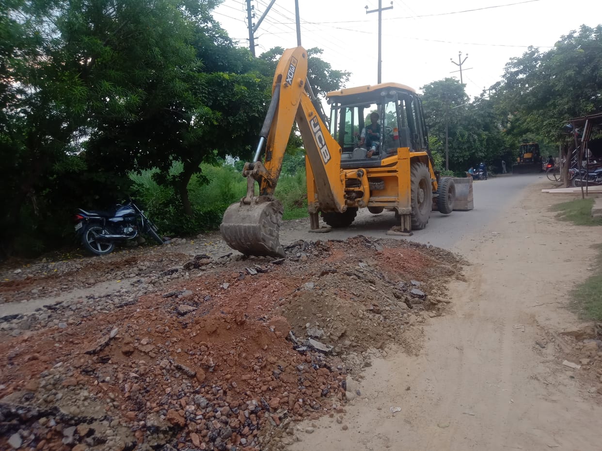cruption, Roads broken before schedule in meerut