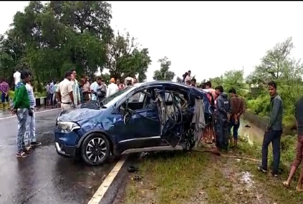 car accident near a village in Sehore on Bhopal-Indore madhya pradesh